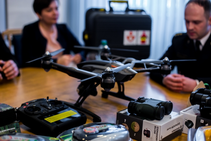  Dron, lornetki, kamery otrzymali mundurowi od prezydenta Elbląga (+zdjęcia) 