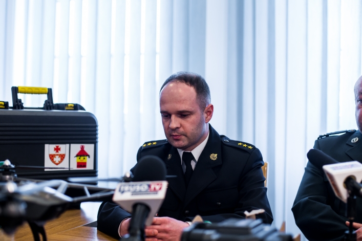  Dron, lornetki, kamery otrzymali mundurowi od prezydenta Elbląga (+zdjęcia) 
