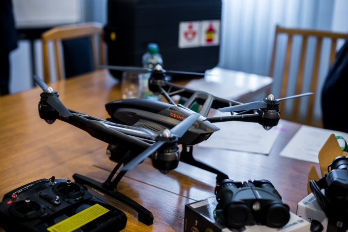  Dron, lornetki, kamery otrzymali mundurowi od prezydenta Elbląga (+zdjęcia) 