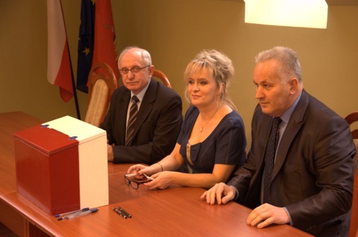  Starosta Sławomir Jezierski – radnym sejmiku. Na czele powiatu wicestarosta Romanowski? Radzie Powiatu przewodzi R. Zagalski (D