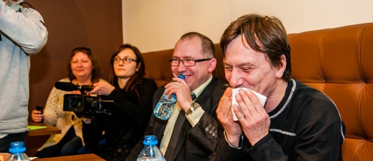 Dziennikarze i rzecznicy jedli pączki na czas