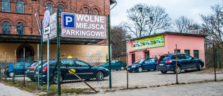 Czy elblążanie są zainteresowani parkingami strzeżonymi? Sprawdziliśmy ceny i dostępność miejsc