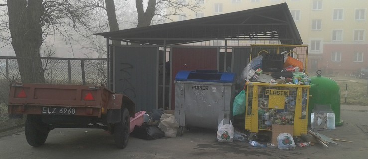 Brud, smród i dziury w jezdni. Tak wygląda ul. Mączna