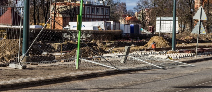 Elbląg przegrał w konfrontacji z siłami natury. Wiatr dał o sobie znać