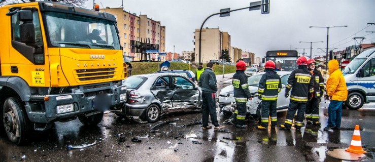 Awaria sygnalizacji przyczyną karambolu na skrzyżowaniu?