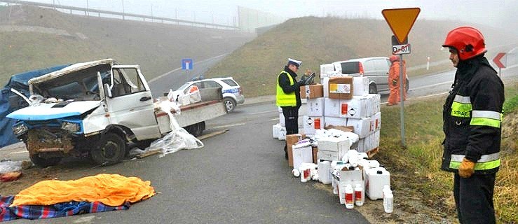 Śmiertelny wypadek na siódemce. Zginął kierowca ciężarówki