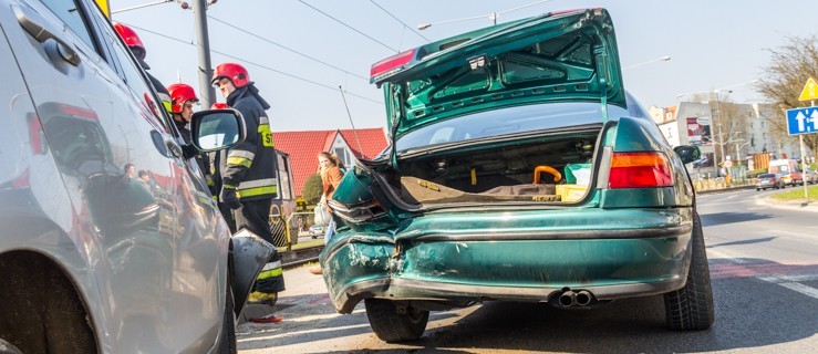 Kolizja na Płk. Dąbka. Zderzyły się dwa samochody