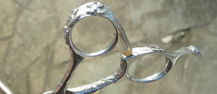 Goliła nie tylko głowy – zatrzymali fryzjerkę pod zarzutem kradzieży 