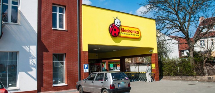 Daj znać: Czy pracownicy sklepów mają obowiązek obsłużyć wszystkich klientów? 