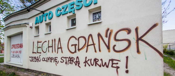 Kibice Lechii szaleli w Elblągu. Doszło do wielu zniszczeń