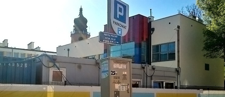 Czy na parkometrach pojawią się bardziej widoczne numery alarmowe?