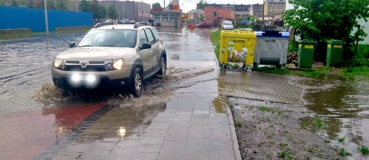 Ulewa podtopiła mieszkańców ul. Niskiej. Zobacz zdjęcia