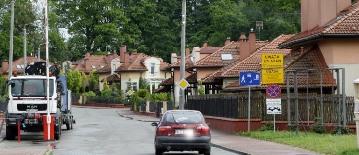 Szlabany na elbląskich osiedlach. Nowy trend czy konieczność?