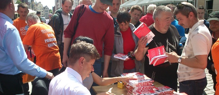 Barwy eurokampanii w Elblągu. Janusz Palikot na Starym Mieście