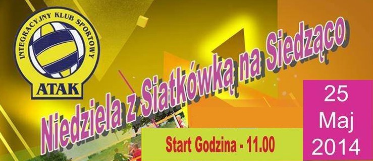 Niedziela z siatkówką na siedząco na dziedzińcu Galerii EL