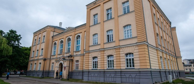 W Zespole Szkół Ogólnokształcących będzie wzmocniony strop dachu?