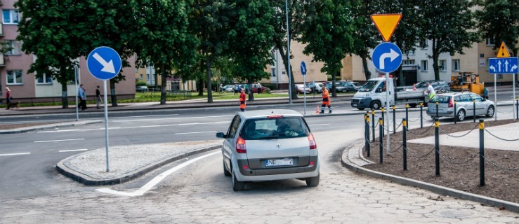 Problem z wyjazdem z Biedronki. Dlaczego zlikwidowano lewoskręt?