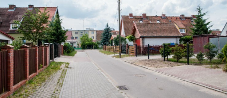 Na ulicy Łomżyńskiej niebezpiecznie? Mieszkańcy chcą śpiących policjantów