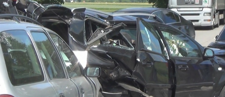 Karambol przed Starym Polem. Cztery osoby w szpitalu (video)
