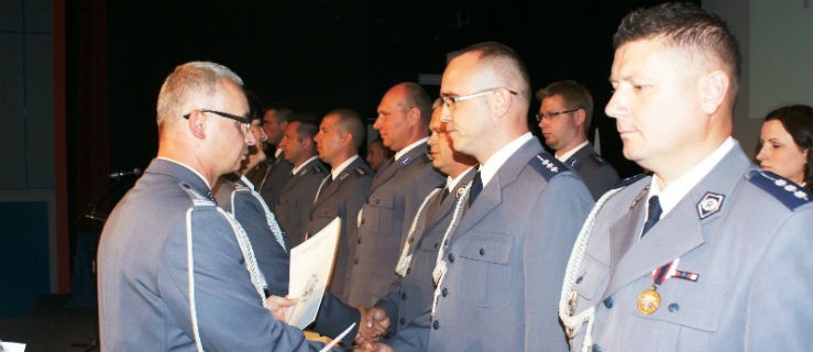 Awanse i nagrody. Elbląscy policjanci świętują