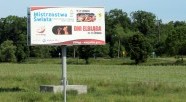 Billboardy stoją, witacze muszą poczekać