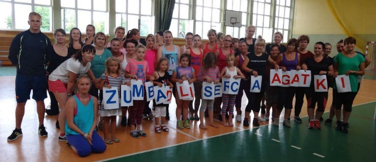 Kulturalna zumba dla serduszka Agatki na dziedzińcu Galerii EL