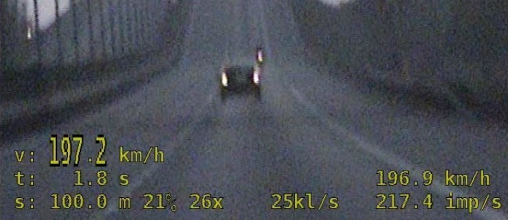 Pędził 200 km/h siódemką. Nie zatrzymał się do kontroli 