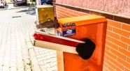 Pijani mężczyźni zniszczyli szlaban przy ul. Nitschmanna