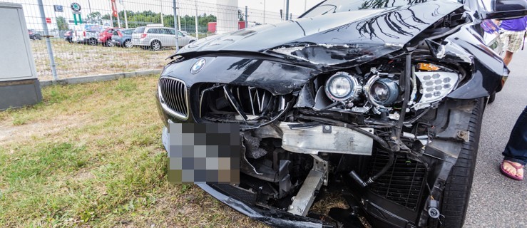 Kolizja dwóch pojazdów na drodze ekspresowej S7