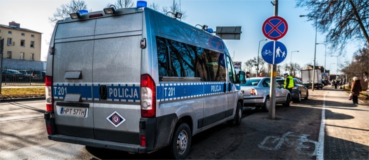 Zatrzymani podczas awantury domowej okazali się poszukiwanymi przez Policję