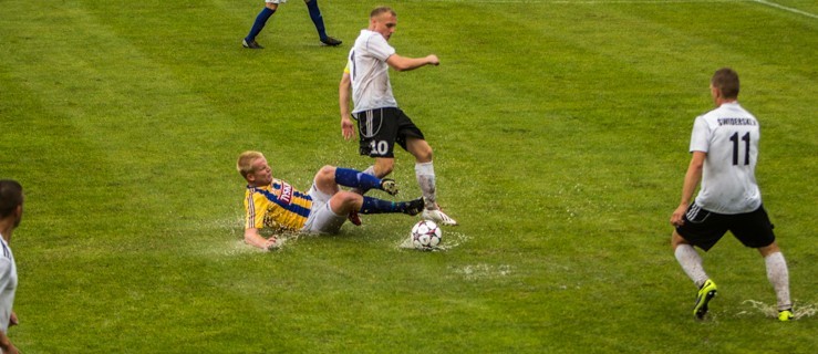 Olimpia pewnie wygrywa, Graczyk zdobywa bramki