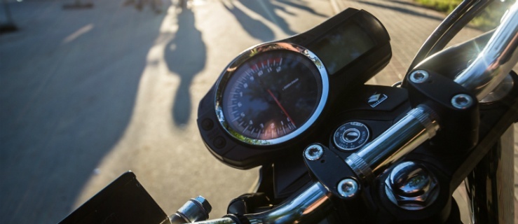 Z kategorią B na motocykl. Sprawdziliśmy ceny, opinie i bezpieczeństwo takiego rozwiązania