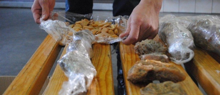Grzechotki: Celnicy udaremnili przemyt 26 kg bursztynu