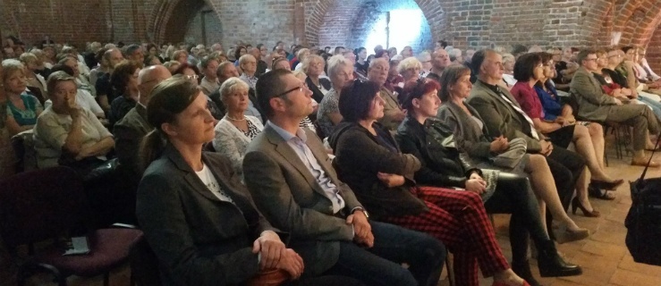 Żywiołowy koncert EOK i formacji Vołosi na rozpoczęcie sezonu