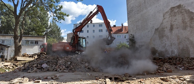 Kolejny budynek na ul. Browarnej został rozebrany