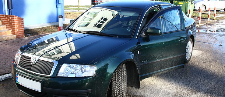 Miasto wystawiło na sprzedaż m.in. służbowy pojazd Prezydenta Nowaczyka - Skodę Superb z 2005 r.