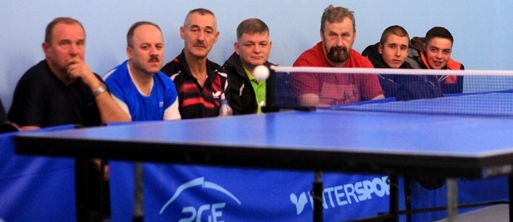 Na inauguracji ligi tenisa stołowego wygrywali faworyci