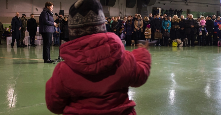 149 osób z Mariupola wylądowało dziś w Malborku. Szydło: witamy w Ojczyźnie