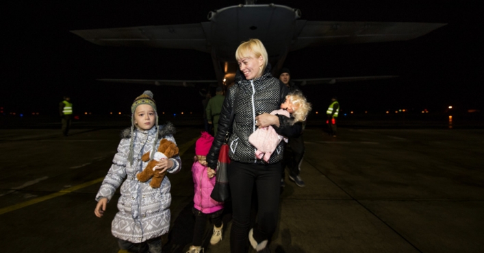 149 osób z Mariupola wylądowało dziś w Malborku. Szydło: witamy w Ojczyźnie