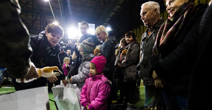 149 osób z Mariupola wylądowało dziś w Malborku. Szydło: witamy w Ojczyźnie