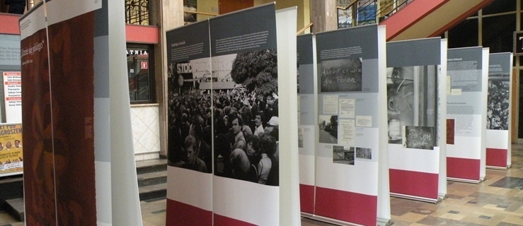 Uczcie się polskiego. Solidarność, NRD i Stasi