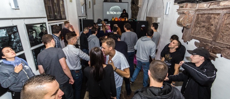 Muzyka elektroniczna rośnie w siłę – Eltron John w Galerii EL