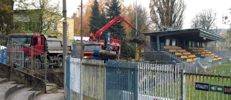 Ruszyła budowa trybuny. Zobacz zdjęcia
