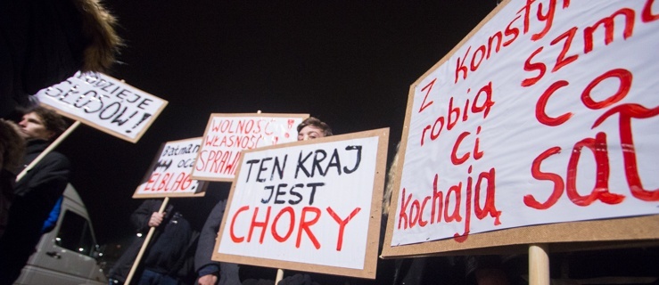 „Polecą bomby za zerwanie plomby” – zobacz zdjęcia i film