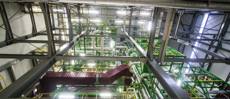 Wnętrze nowego bloku instalacji na biomasę.