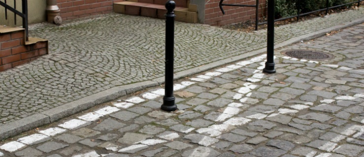 W tym szaleństwie jest metoda? O elbląskich absurdach
