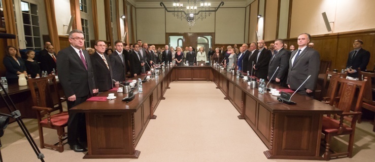 Kto pyta, nie błądzi. Interpelacje, wnioski i zapytania na sesji RM