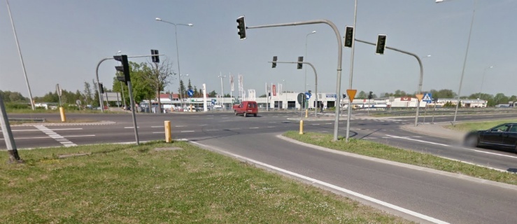 Skrzyżowanie u. Żuławskiej z S-7