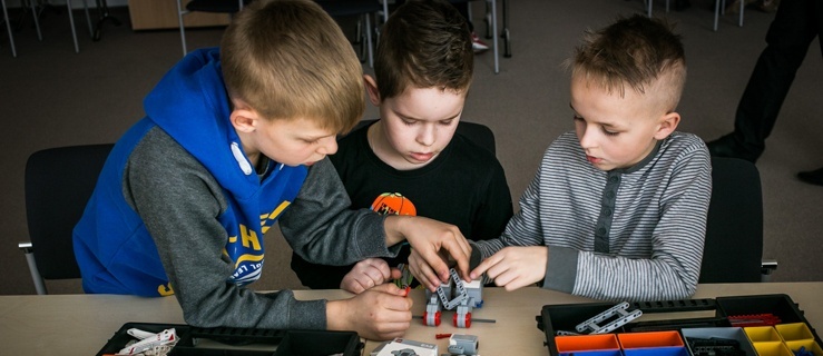 Nauka poprzez zabawę, czyli warsztaty robotyki po raz kolejny w Elblągu [zdjęcia]