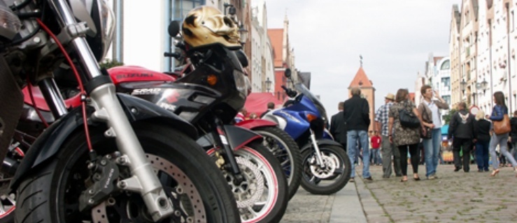 Motocykliści na drogach